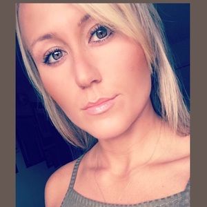 Meet your Posher, Hailey